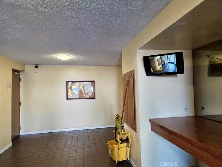 Property Photo:  200 S Reno 102  CA 90057 