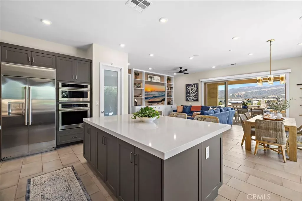 Property Photo: 492 Sunrise CA 92694