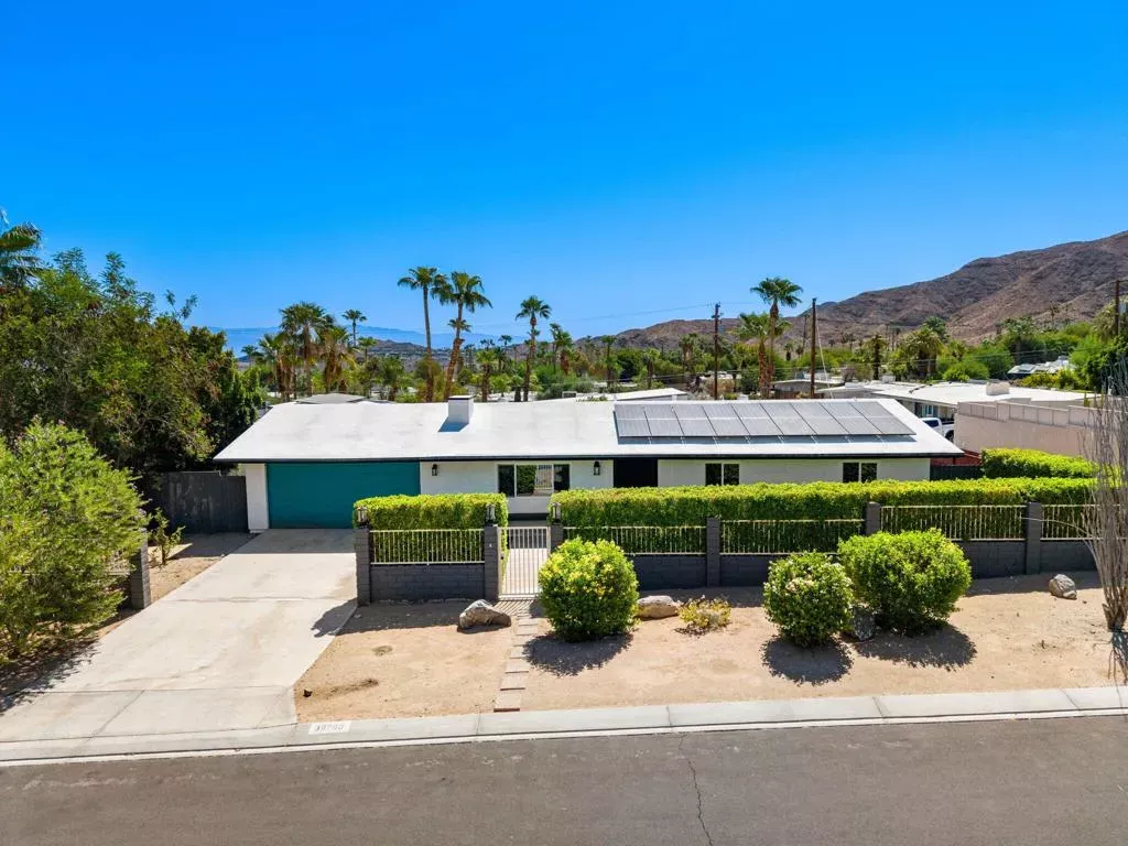 Property Photo:  38700 Paradise Way  CA 92234 