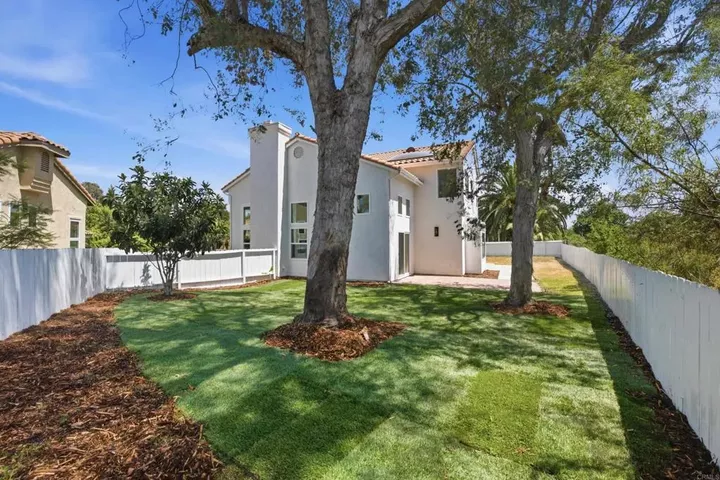 Property Photo:  615 Naples Court  CA 92057 