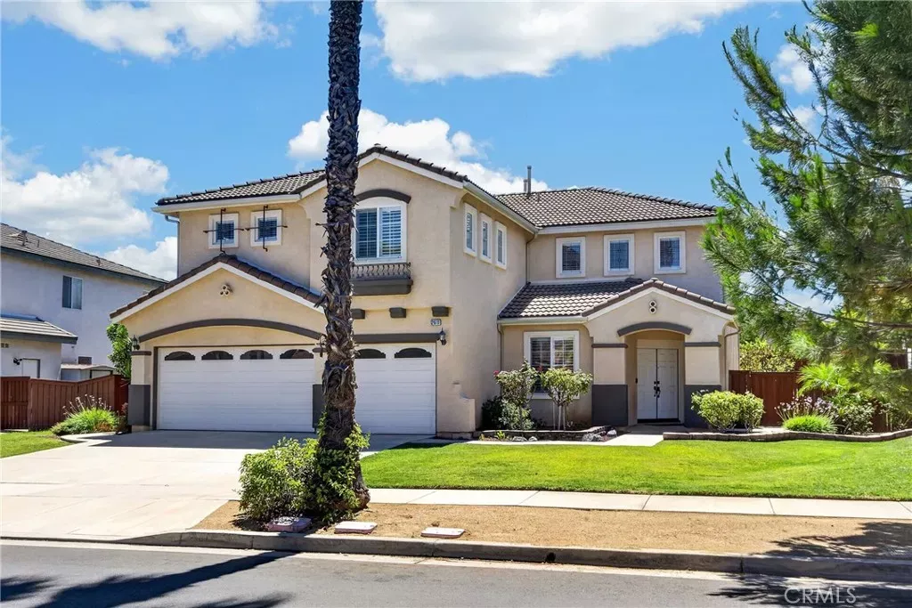 Property Photo:  12611 Avocado Way  CA 92503 