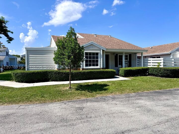 Property Photo:  13700 SW 149th Cir Ln 4-60  FL 33186 