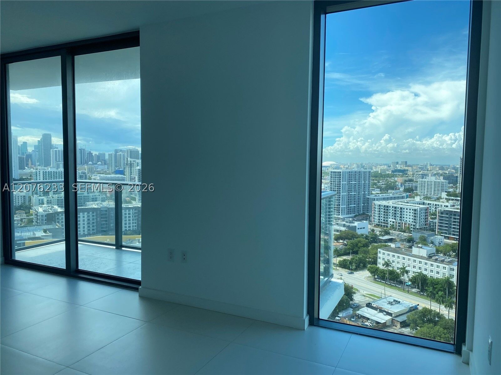 Property Photo:  501 NE 31st St 2509  FL 33137 