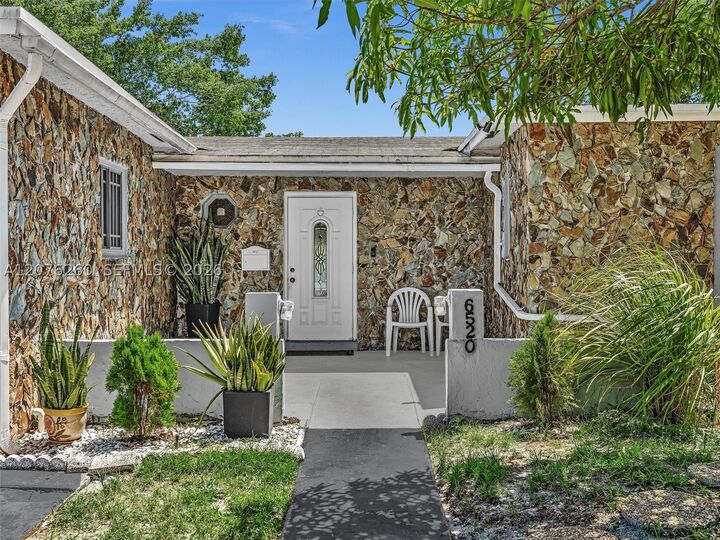 Property Photo: 6520 SW 7th Ct FL 33068