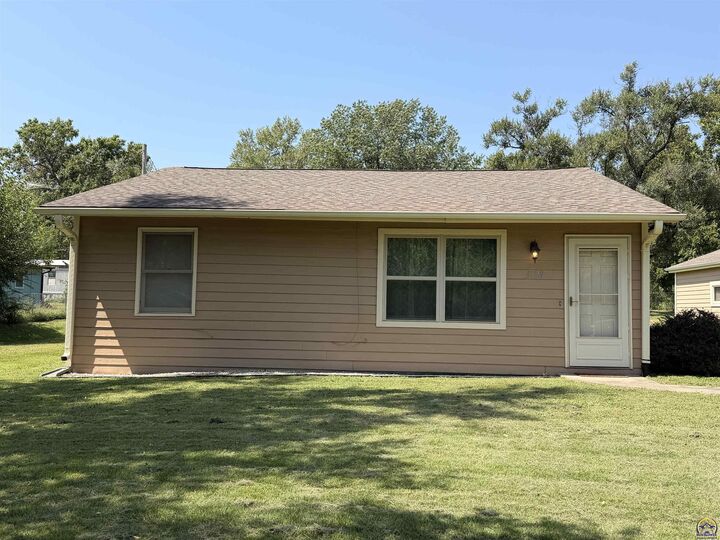 Property Photo:  6129 NW Rochester Rd  KS 66617 