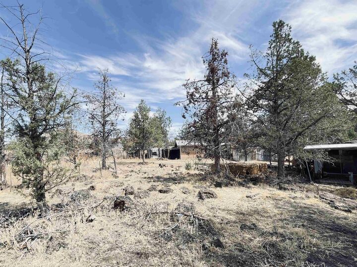 Property Photo: 11908 Quartz Ave CA 96064