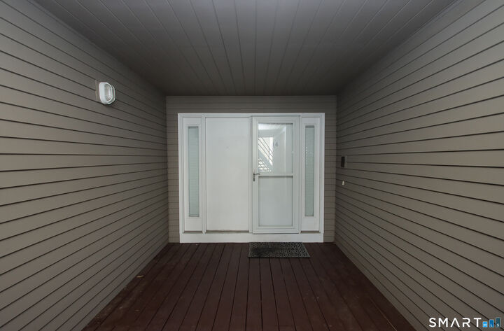 Property Photo:  14 Harbour Close  CT 06519 