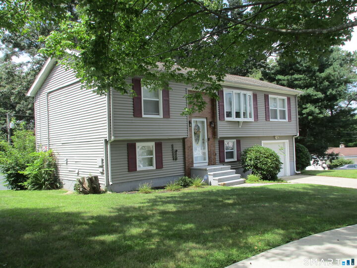 Property Photo:  2 Timberland Drive  CT 06516 