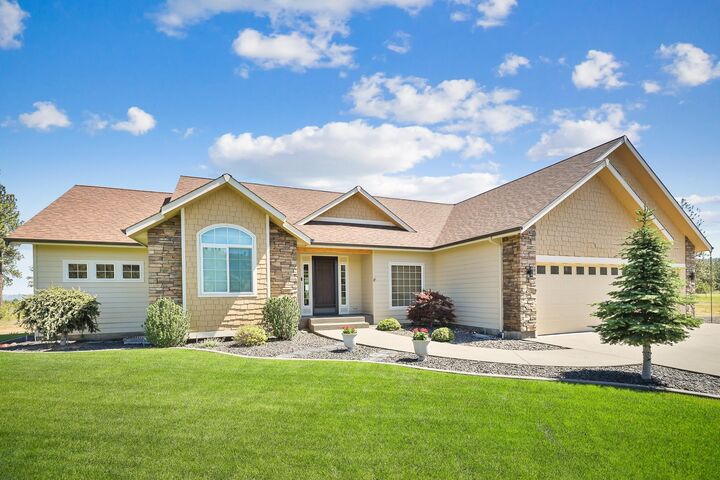 Property Photo: 7508 N Garfield Rd WA 99224
