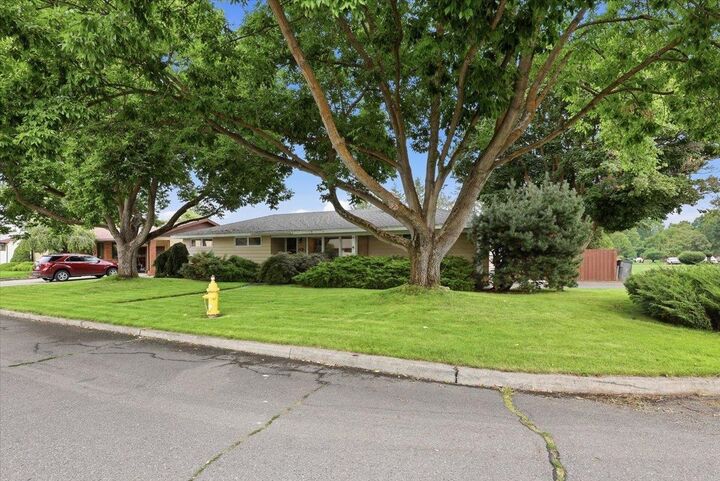 Property Photo: 521 S Union Rd WA 99206