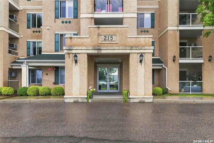Property Photo: 215 Lowe Road 401 SK S7S 1N1