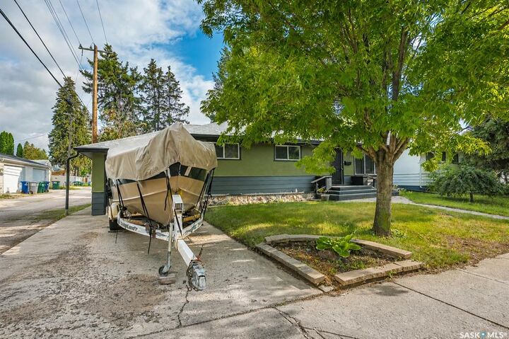 Property Photo: 314 Cascade Street SK S7J 0M5