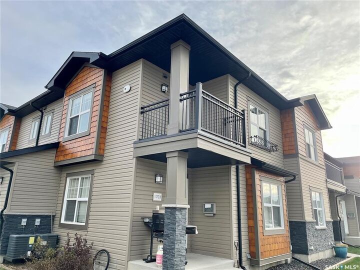 Property Photo: 1015 Patrick Crescent 1704 SK S7W 0M1