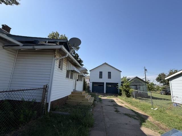 Property Photo:  321 N Steele Avenue  OK 74023-3321 