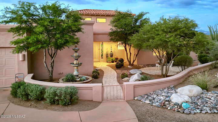 Property Photo:  1012 E Baldy Spring Place  AZ 85614 