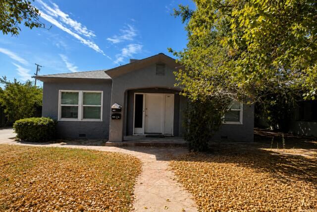 Property Photo:  429 B Street  CA 93245 