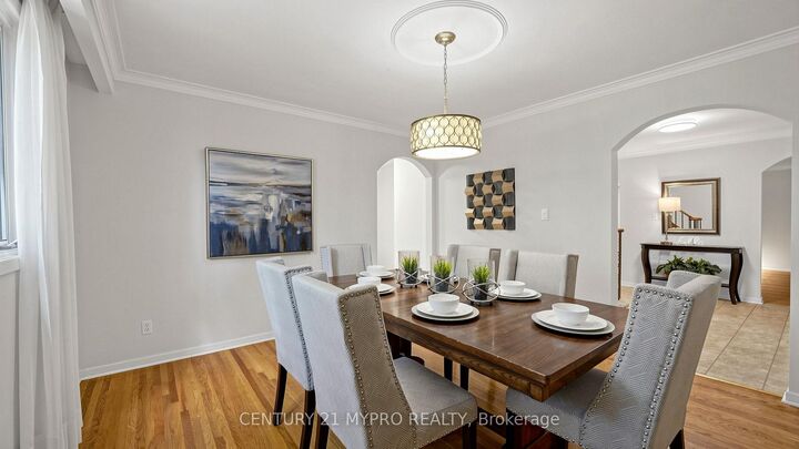 Property Photo:  23 Forest Park Crescent  ON L3T 2M5 