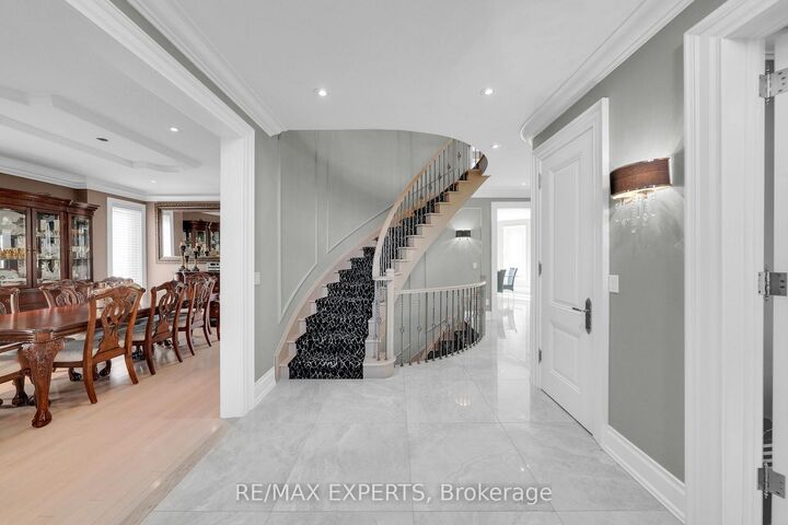 Property Photo:  91 Hunterwood Chase  ON L6A 3S1 