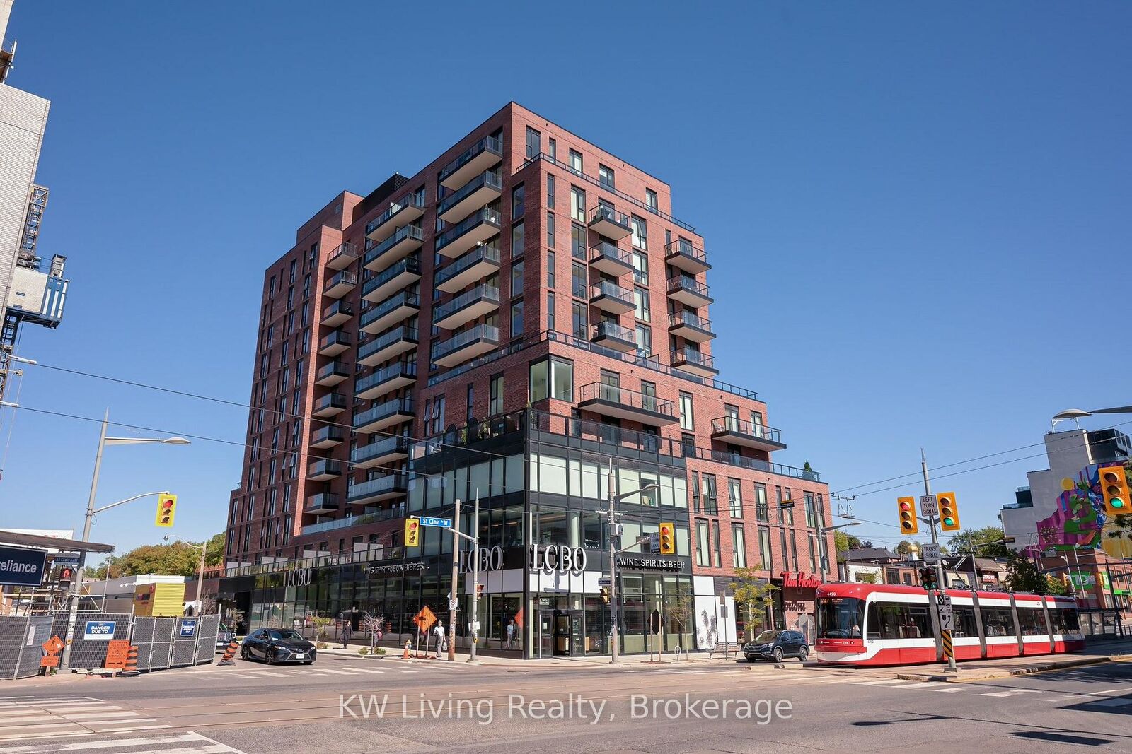 Property Photo:  185 Alberta Avenue 303  ON M6C 0A5 