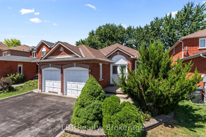 Property Photo:  15 Esposito Drive  ON L7E 1T3 