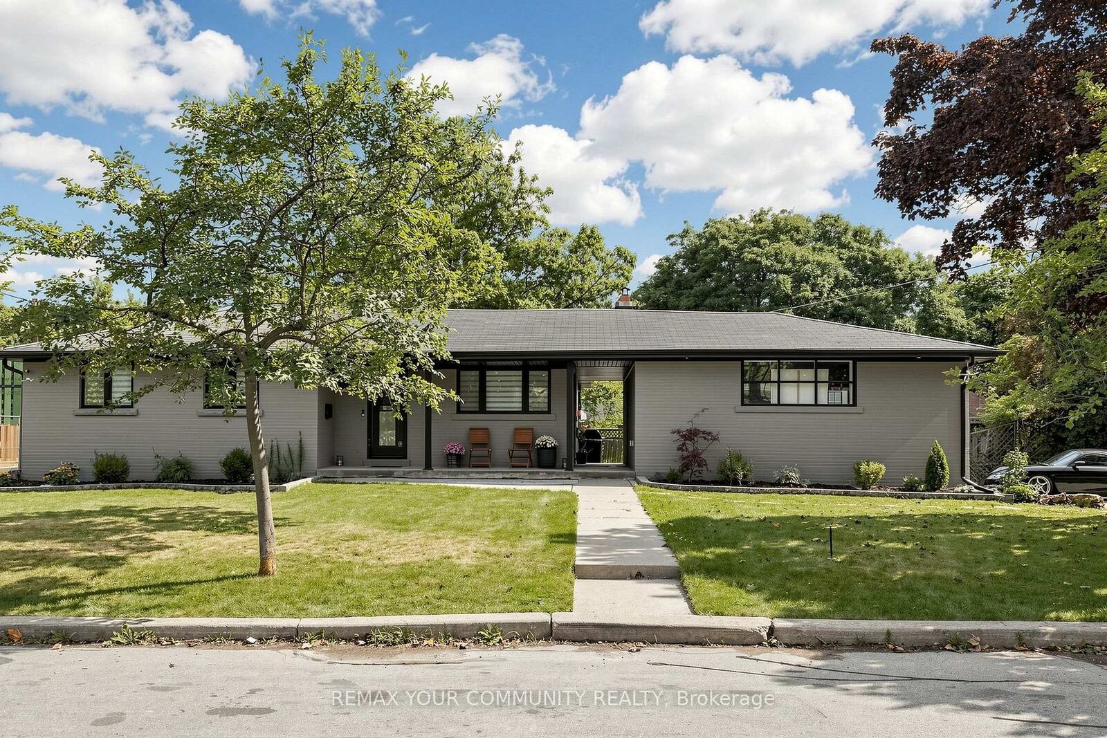 Property Photo: 299 Horsham Avenue ON M2R 1G5