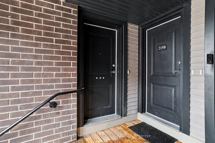 Property Photo:  215 Eldorado Private A  ON K2K 0N9 