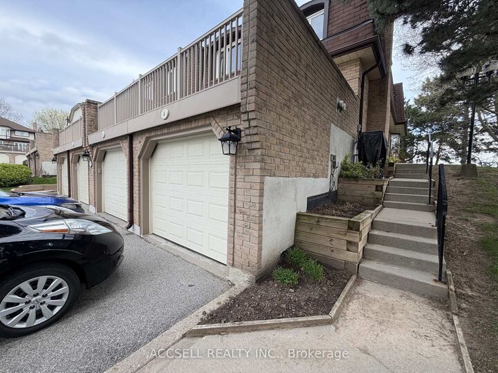 1510 Upper Middle Road 4 — photo 1