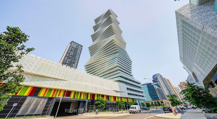 Property Photo:  3900 Confederation Parkway 6001  ON L5B 0M3 