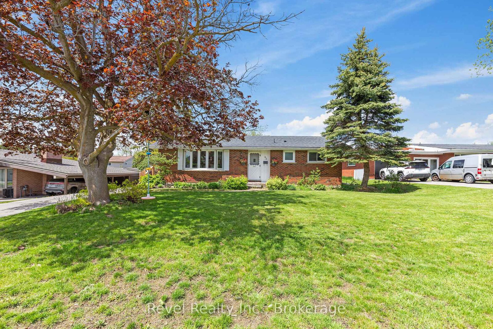 Property Photo:  42 Kawartha Drive  ON K9V 1A5 