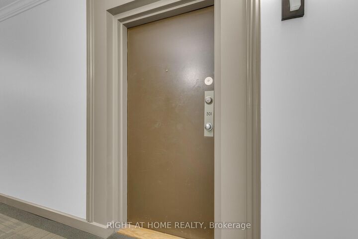 Property Photo:  280 Brittany Drive 301  ON K1K 4M4 