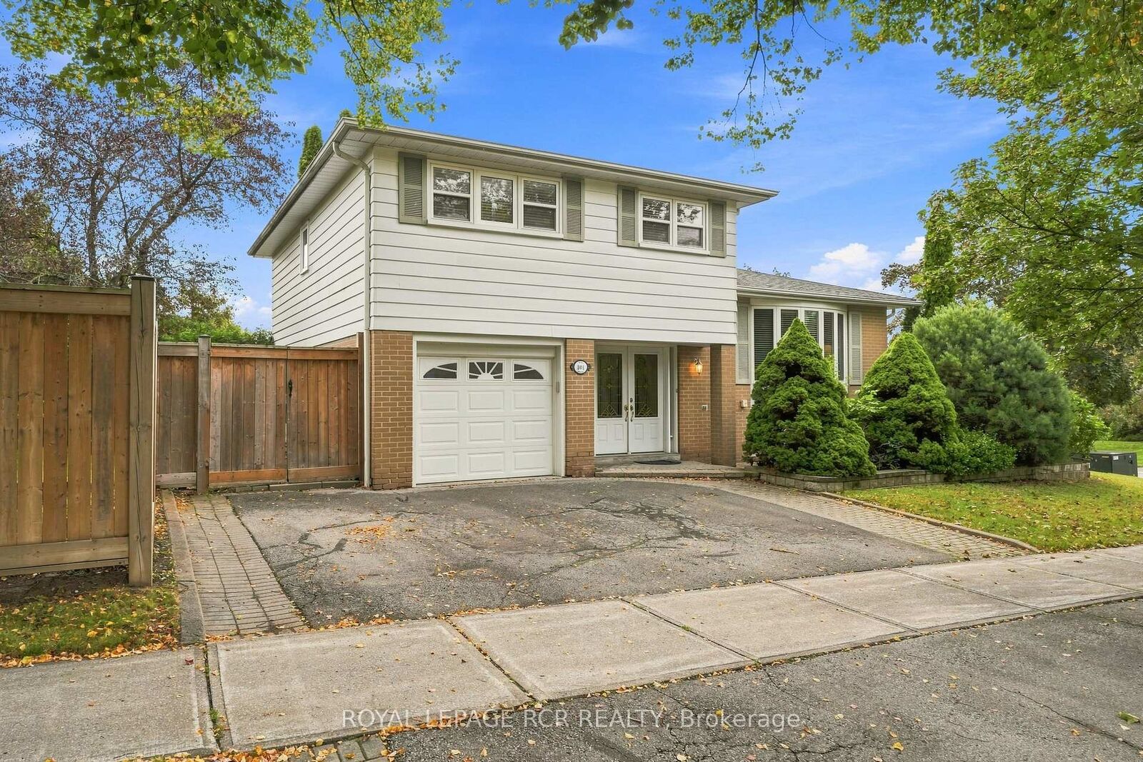 Property Photo: 101 Hill Drive ON L4G 3A9