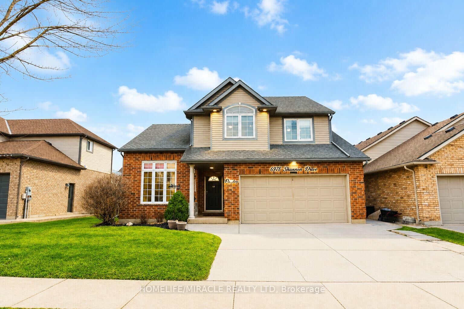 Property Photo: 6978 Shannon Drive ON L2H 3N7