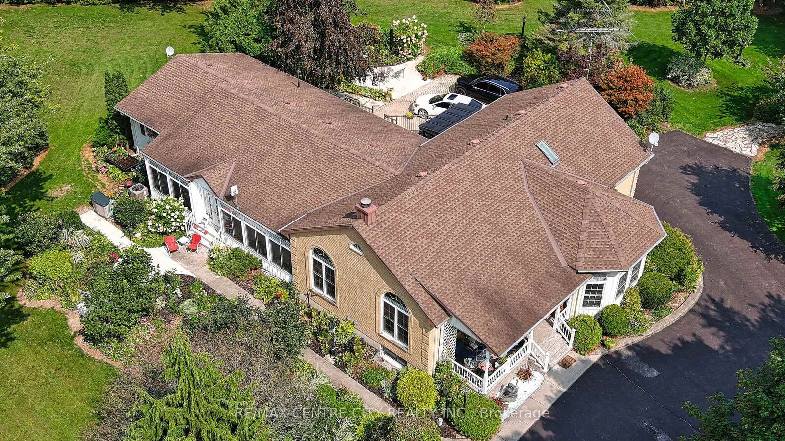 Property Photo: 8982 Yarmouth Centre Road ON N5P 3S6