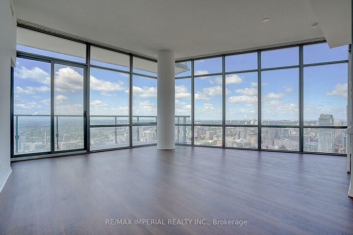 832 Bay Street 4903 — photo 1