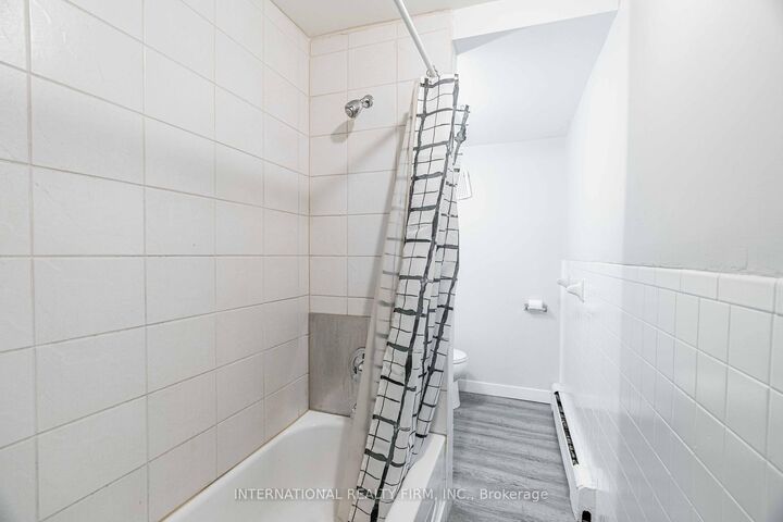 Property Photo:  75 King Edward Avenue  ON N5Z 3S7 
