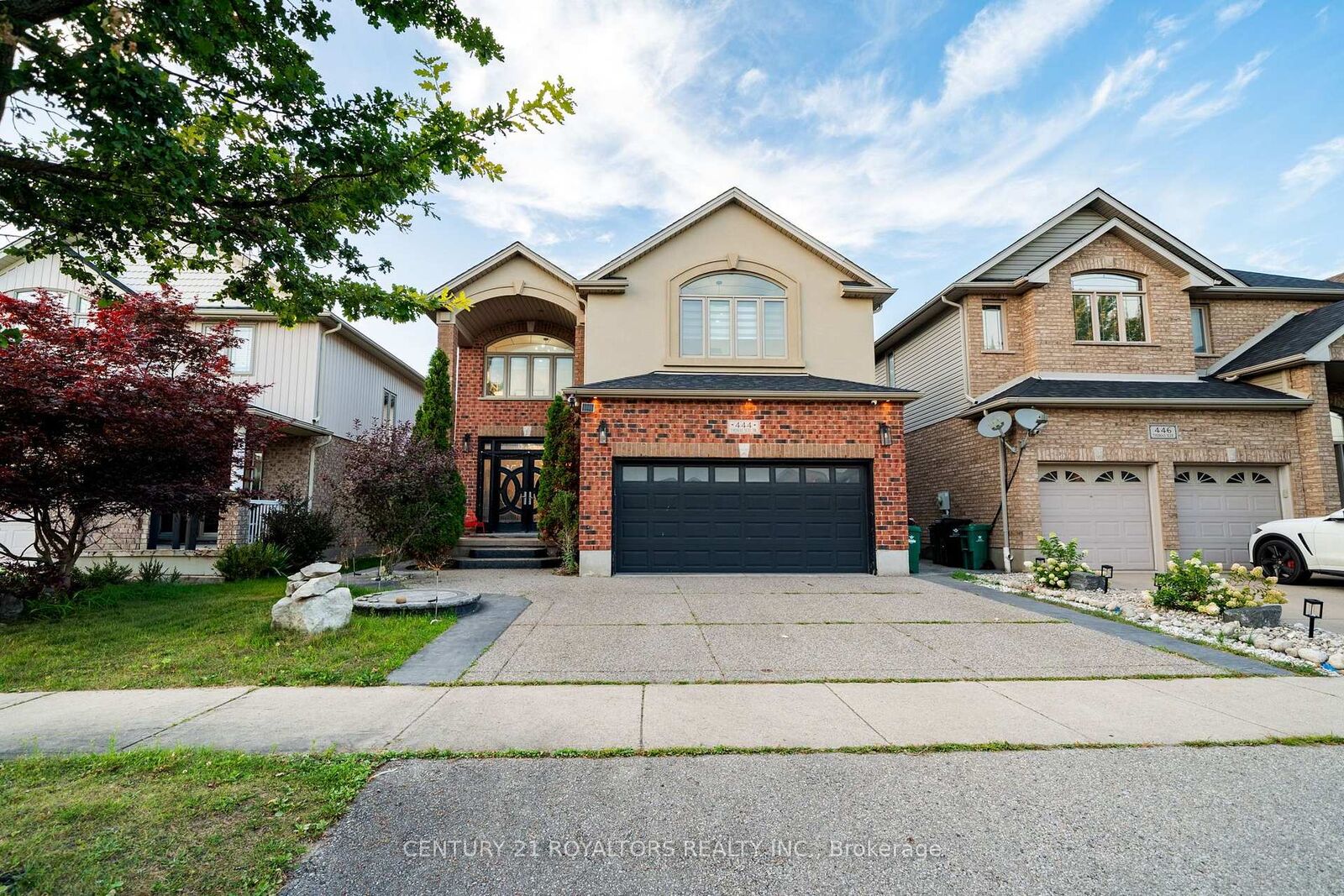 Property Photo: 444 Thomas Slee Drive ON N2P 2X6