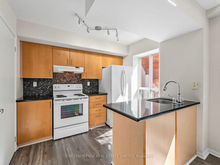 Property Photo: 139 Merton Street 246 ON M4S 3G7