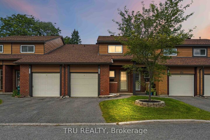 Property Photo: 2154 Orient Park Drive ON K1B 4V9