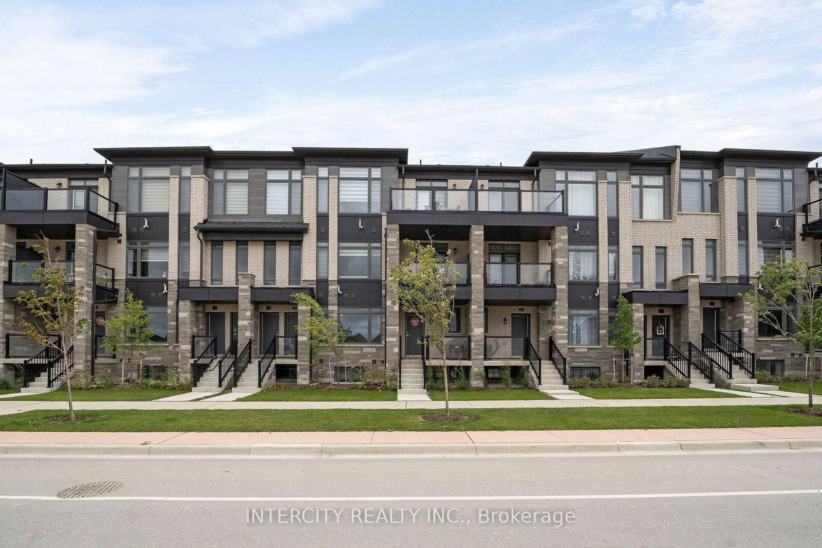 Property Photo: 553 Tim Manley Avenue 7Z ON L7C 4L1