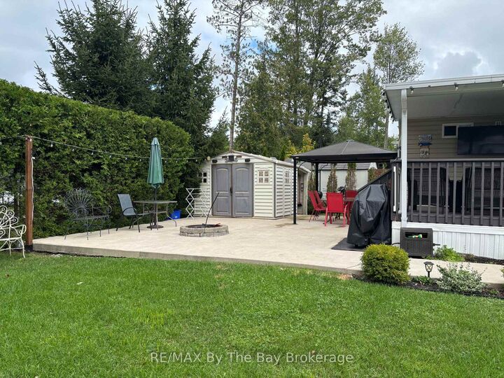 Property Photo:  8 Kenora Trail  ON L9Z 1X7 