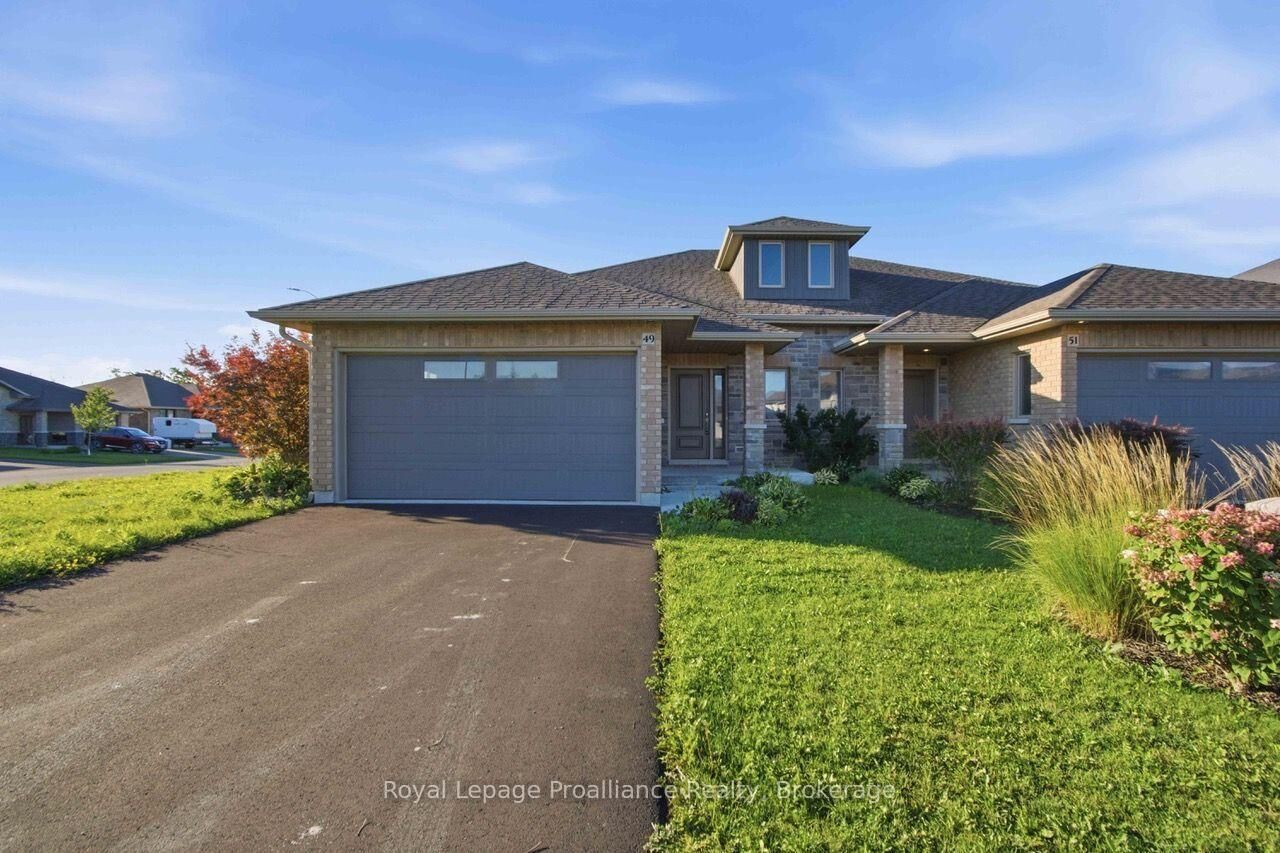 Property Photo: 49 Hillside Meadow Drive ON K8V 0J5