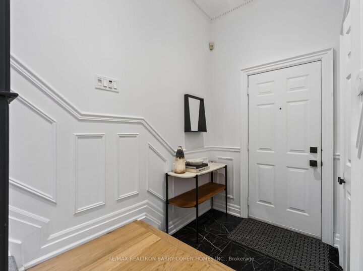 Property Photo: 18 Joicey Boulevard ON M5M 2S7