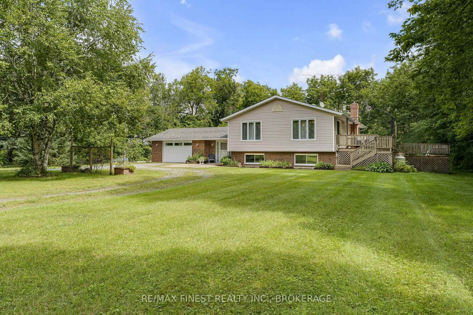 Property Photo: 318 French Settlement Road ON K0K 3J0