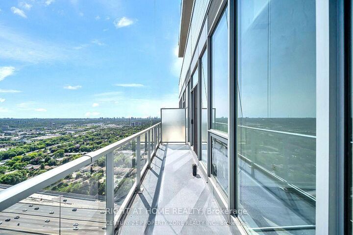 Property Photo: 115 McMahon Drive 1005 ON M2K 0E3
