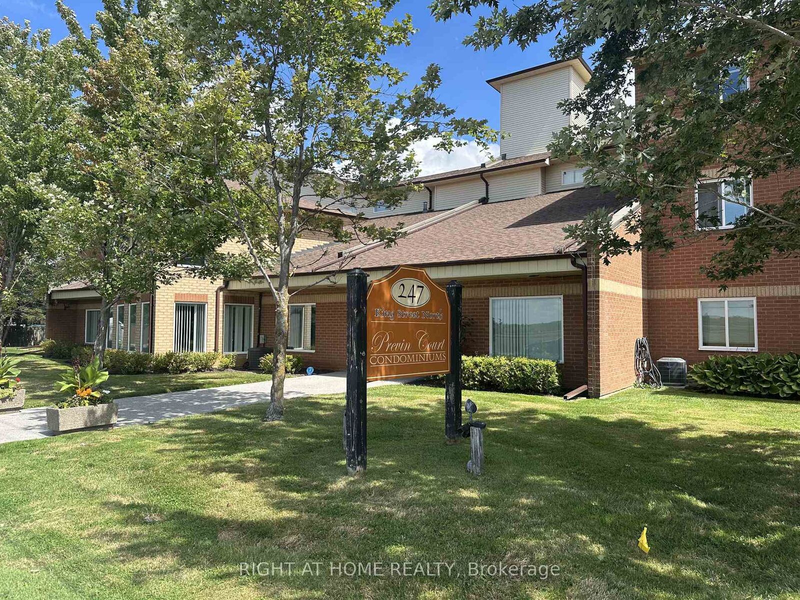 Property Photo:  247 King Street 106  ON L9R 1N4 