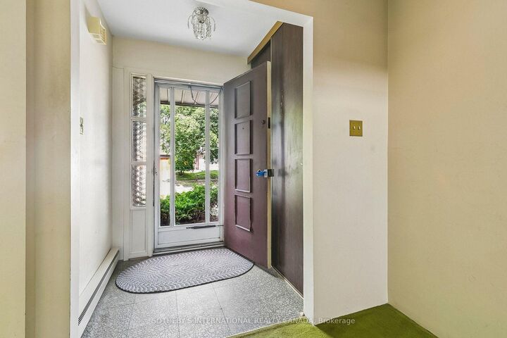 Property Photo: 63 Cobblestone Drive ON M2J 2X6