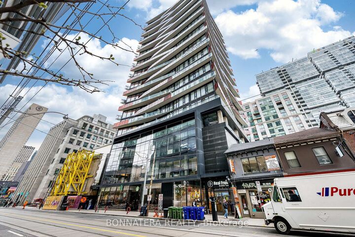 215 Queen Street W 1110 — photo 1