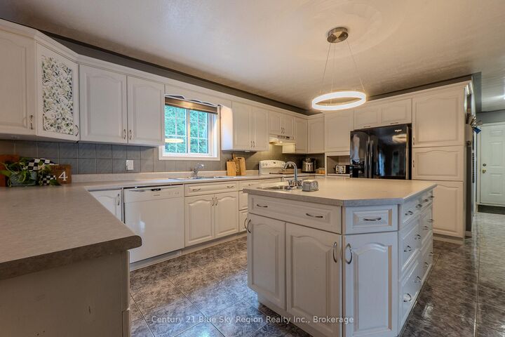 Property Photo:  650 Coursol Road  ON P1B 3L1 