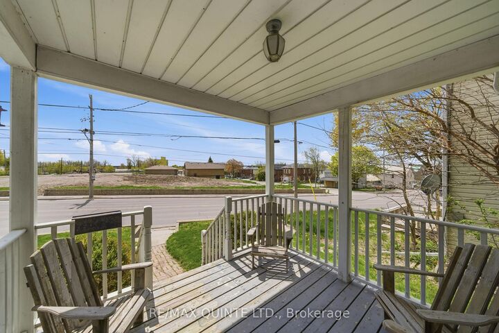 Property Photo:  94 Dundas Street E  ON K8N 1C1 