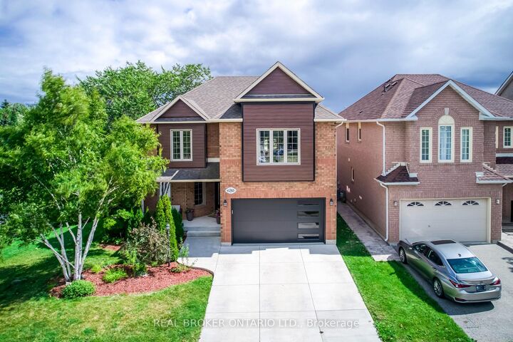 Property Photo: 6781 Gracefield Drive ON L5N 6T5